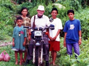 Fr Rufus, ‘Popong’, Halley RIP with some Muslim children