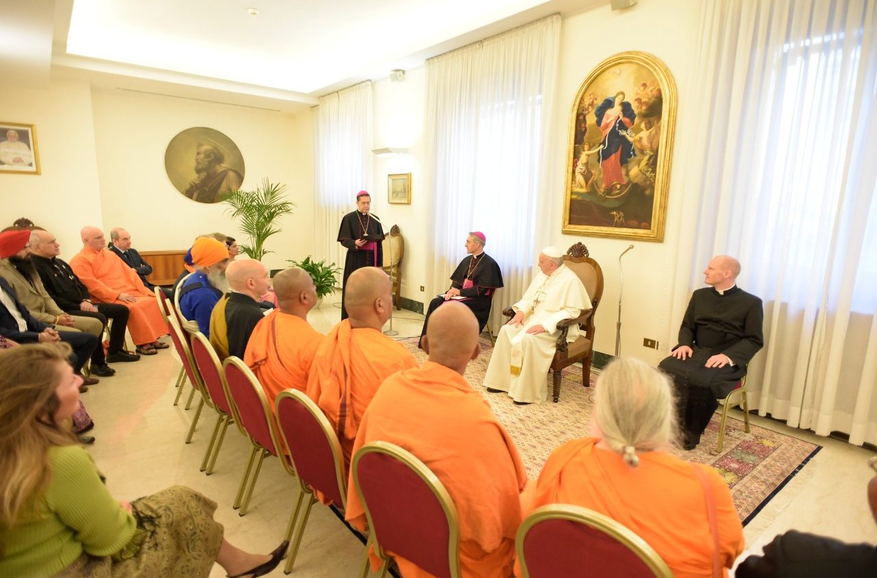 Pope meets Buddhists, Hindus, Jains, Sikhs